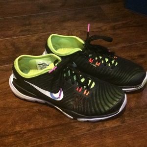 NIKE fitsole lightweight shoes Sz 7.5
